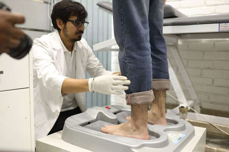 foot examination at Boyner